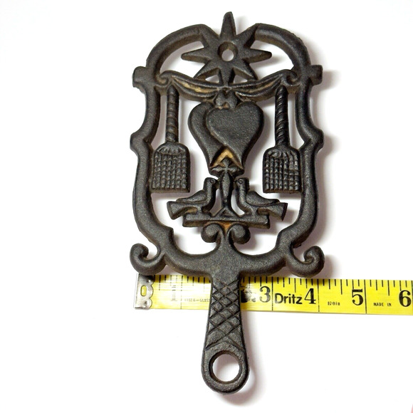 Vintage Black Cast Iron Footed Trivets Lot of 4 Wall Decor Farmhouse Rustic - Picture 15 of 16